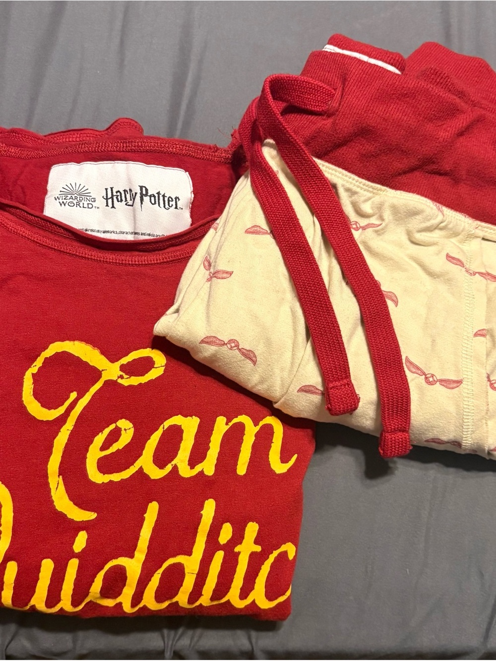Harry Potter Women's Red & Cream 'Team Quidditch' Pajama Set